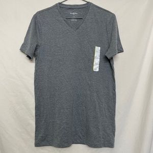NWT Goodfellow & Co Man V-neck Tee